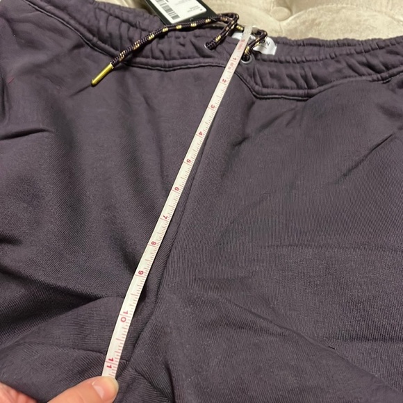 Peloton chic heavyweight joggers in purple with gold detailing, medium - Picture 12 of 13